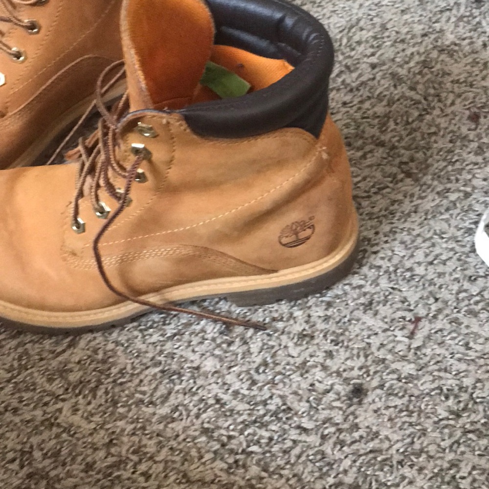 boots - Picture 2 of 4